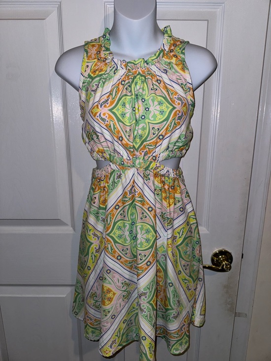 Sanctuary Dresses & Skirts - Sanctuary Sleeveless Green & Yellow Printed Cutout Dress